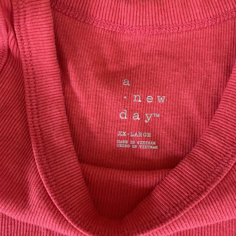 A New Day coral tank top - Picture 2 of 5